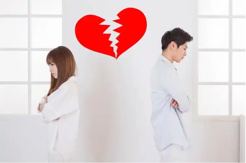 上海最靠谱的侦探：男人当着你的面和别的女人暧昧